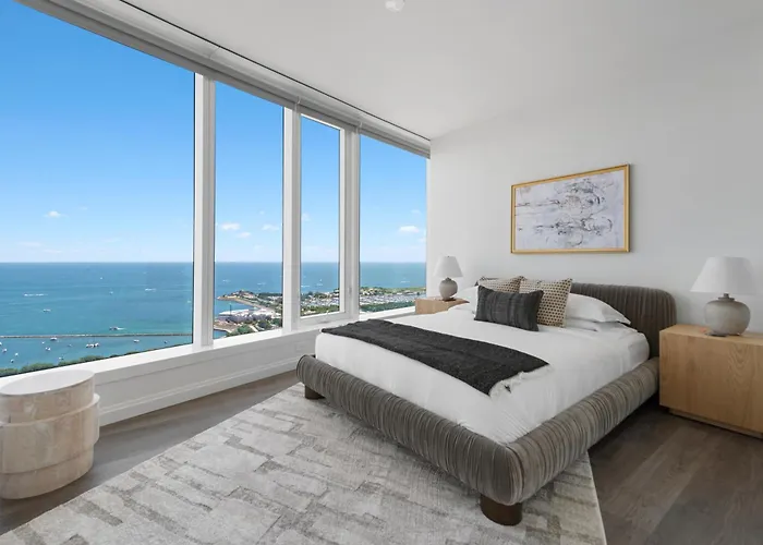 Lux Apts With Views And Amenities