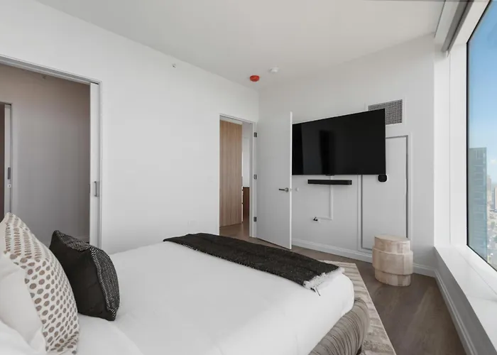 Apartment Lux Apts With Views And Amenities *