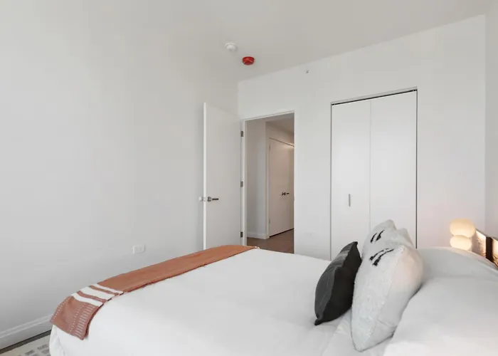 Lux Apts With Views And Amenities * Chicago