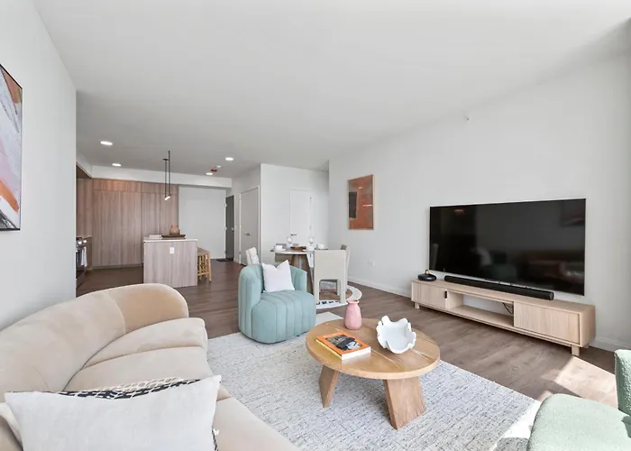 Apartment Lux Apts With Views And Amenities Chicago