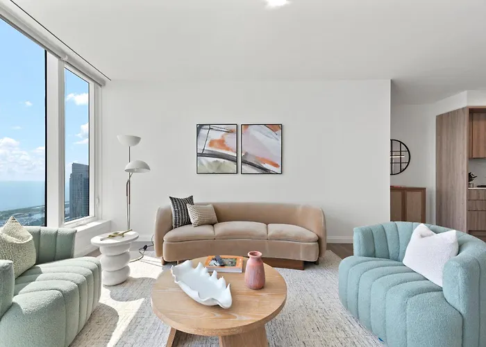 Lux Apts With Views And Amenities Apartment