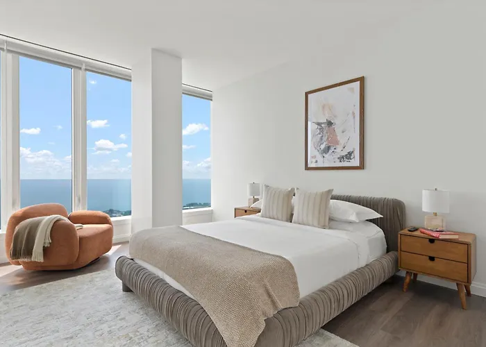 Apartment Lux Apts With Views And Amenities Chicago