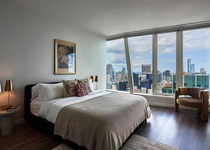 Apartment Lux Apts With Views And Amenities
