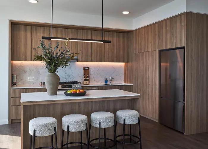 Lux Apts With Views And Amenities *