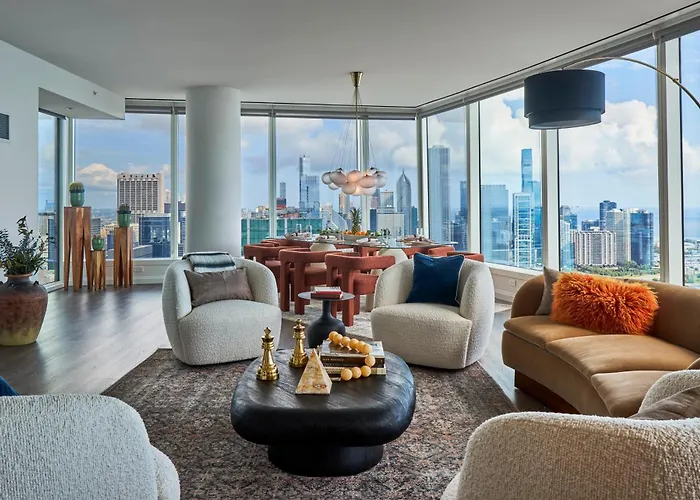 Lux Apts With Views And Amenities Apartment Chicago