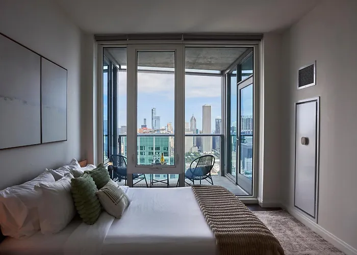 Lux Apts With Views And Amenities Chicago