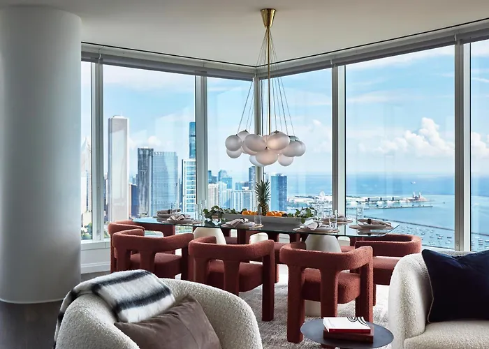 Lux Apts With Views And Amenities Chicago