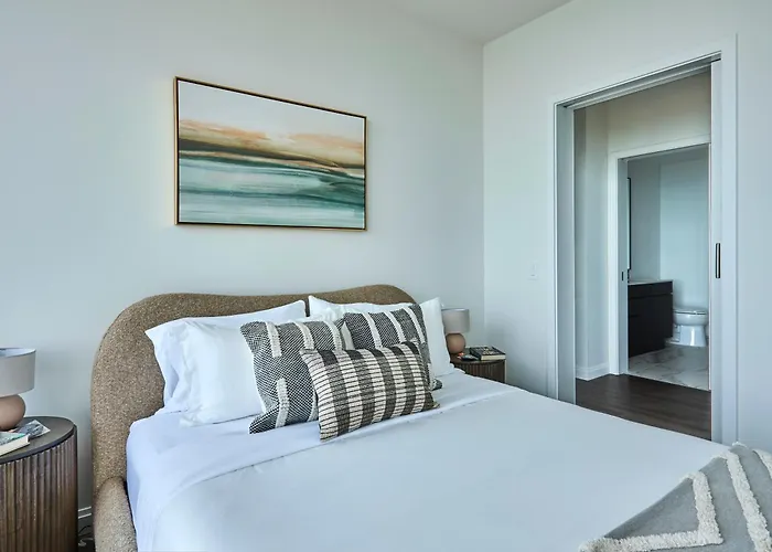 Lux Apts With Views And Amenities Chicago