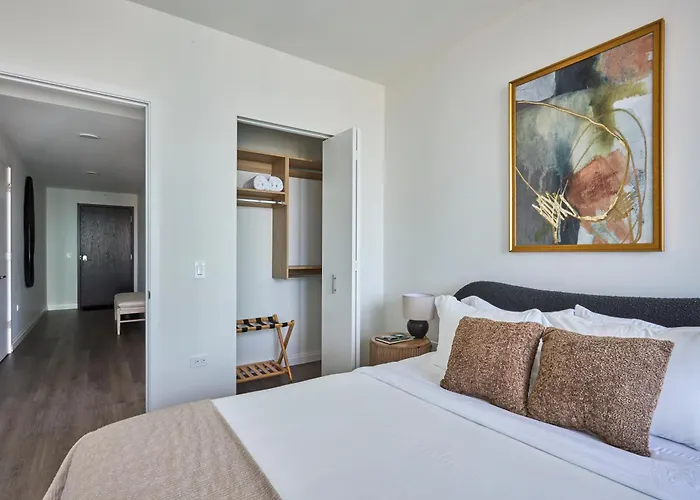 Apartment Lux Apts With Views And Amenities