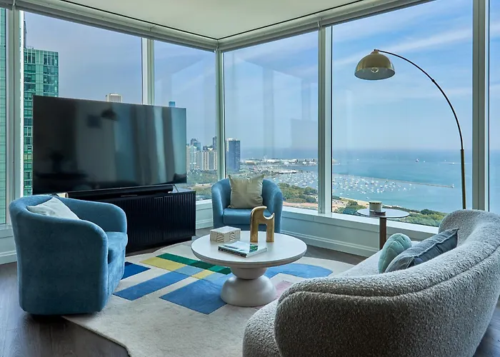 Lux Apts With Views And Amenities Apartment Chicago