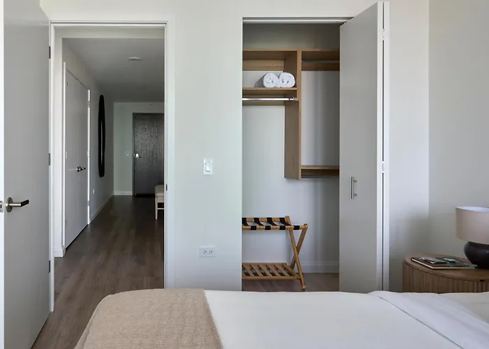 Lux Apts With Views And Amenities Apartment