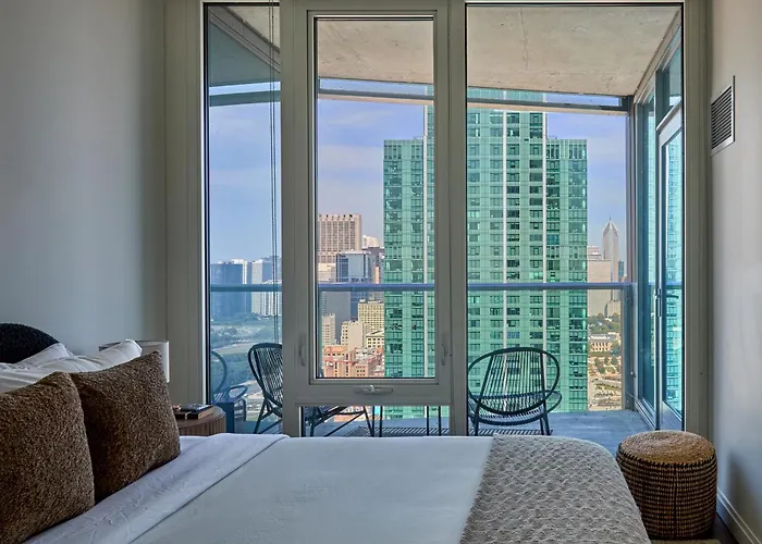 Lux Apts With Views And Amenities * Chicago