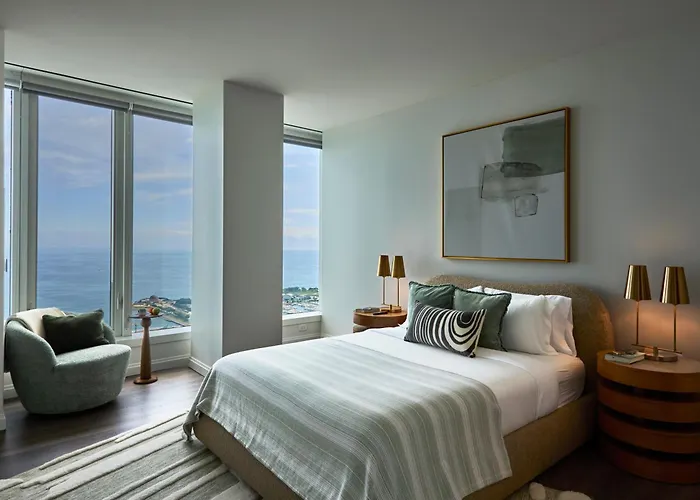 Lux Apts With Views And Amenities Apartment