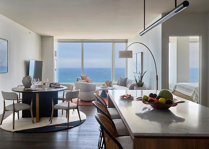Lux Apts With Views And Amenities *