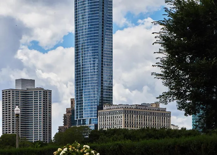 Lux Apts With Views And Amenities * Chicago