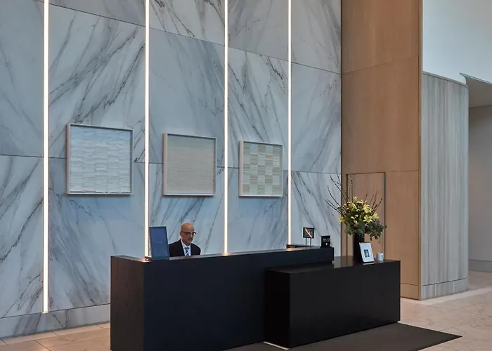 Lux Apts With Views And Amenities Chicago