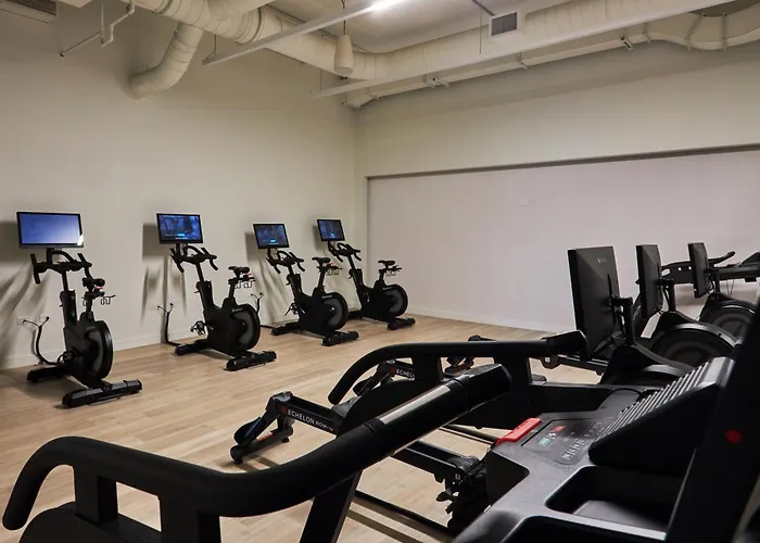 Lux Apts With Views And Amenities Chicago
